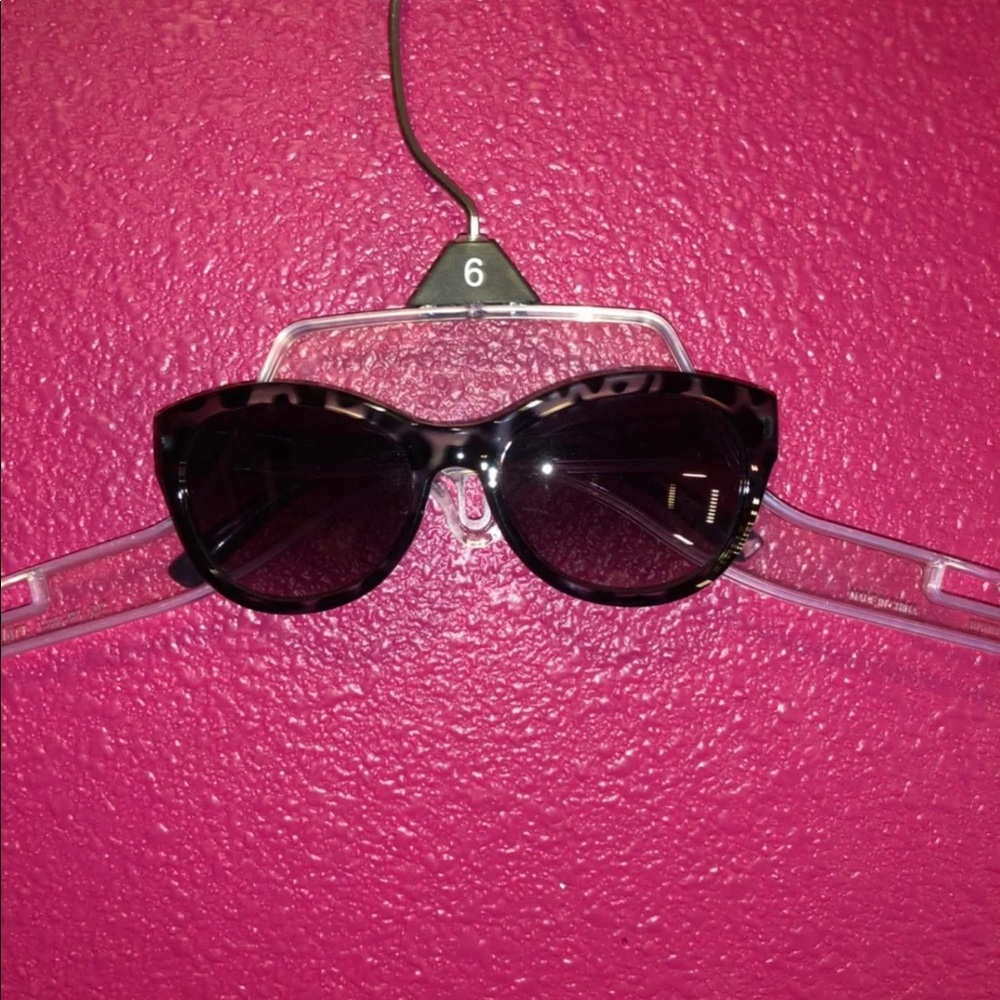 Cute round retro sunnies!